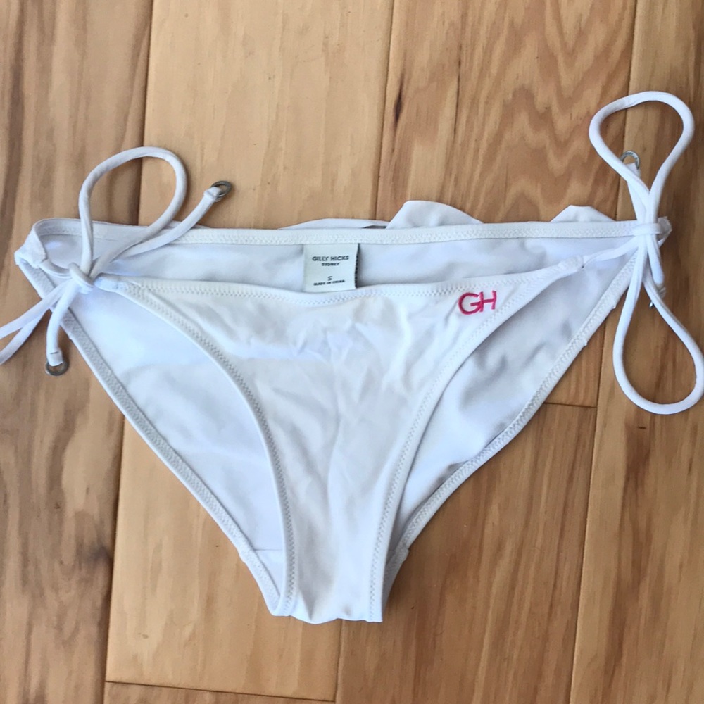 Gilly hicks ruffle bikini bottom